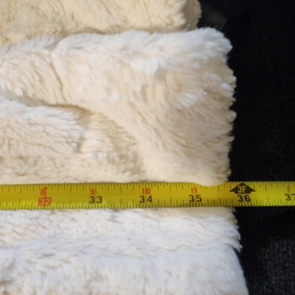 Minky‎ Couture Throw Blanket 64"×36" White Aloha Embroidery - Picture 5 of 6